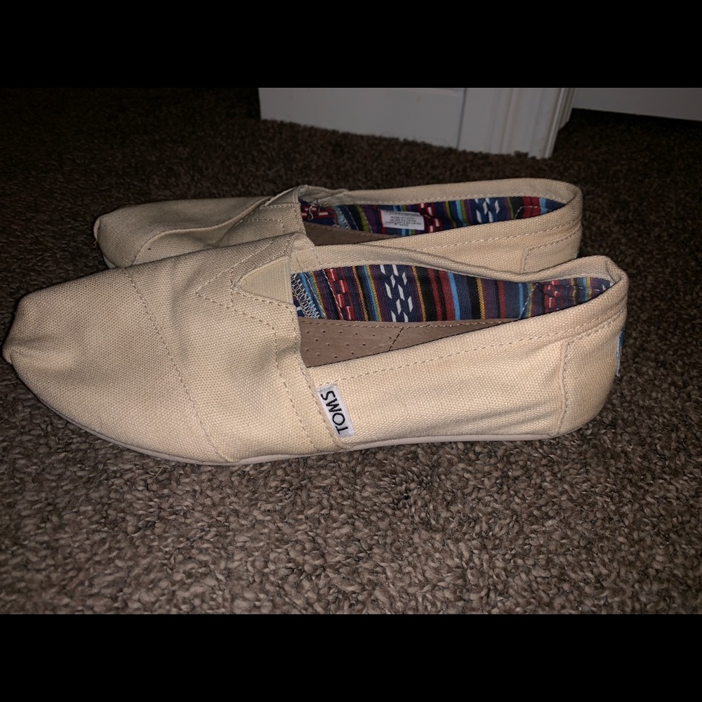Toms